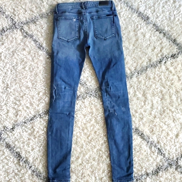 RtA (road to awe) icon high rise distressed size 25 jeans - Picture 4 of 8
